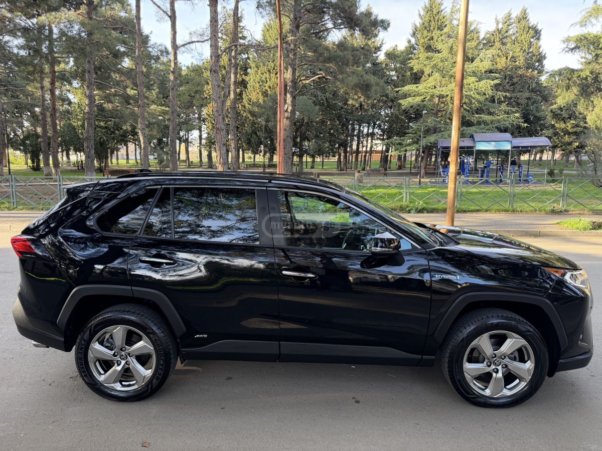 Toyota RAV 4 - фото 6