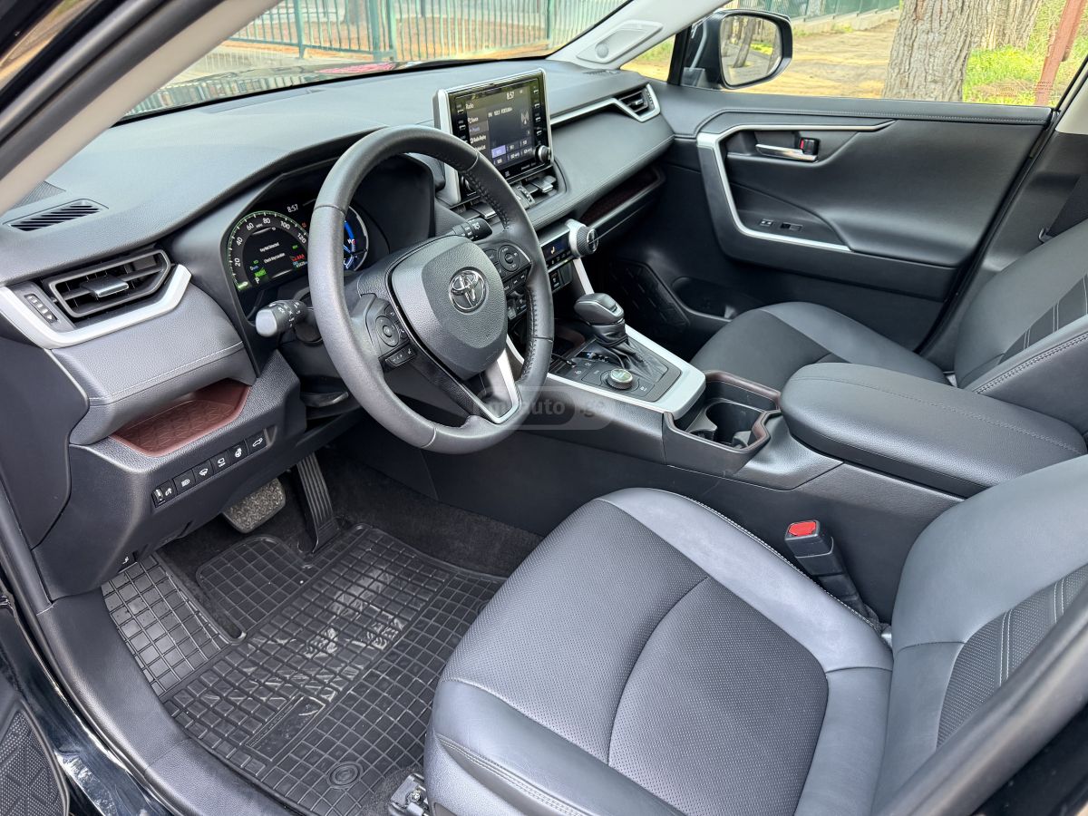 Toyota RAV 4 - фото 7