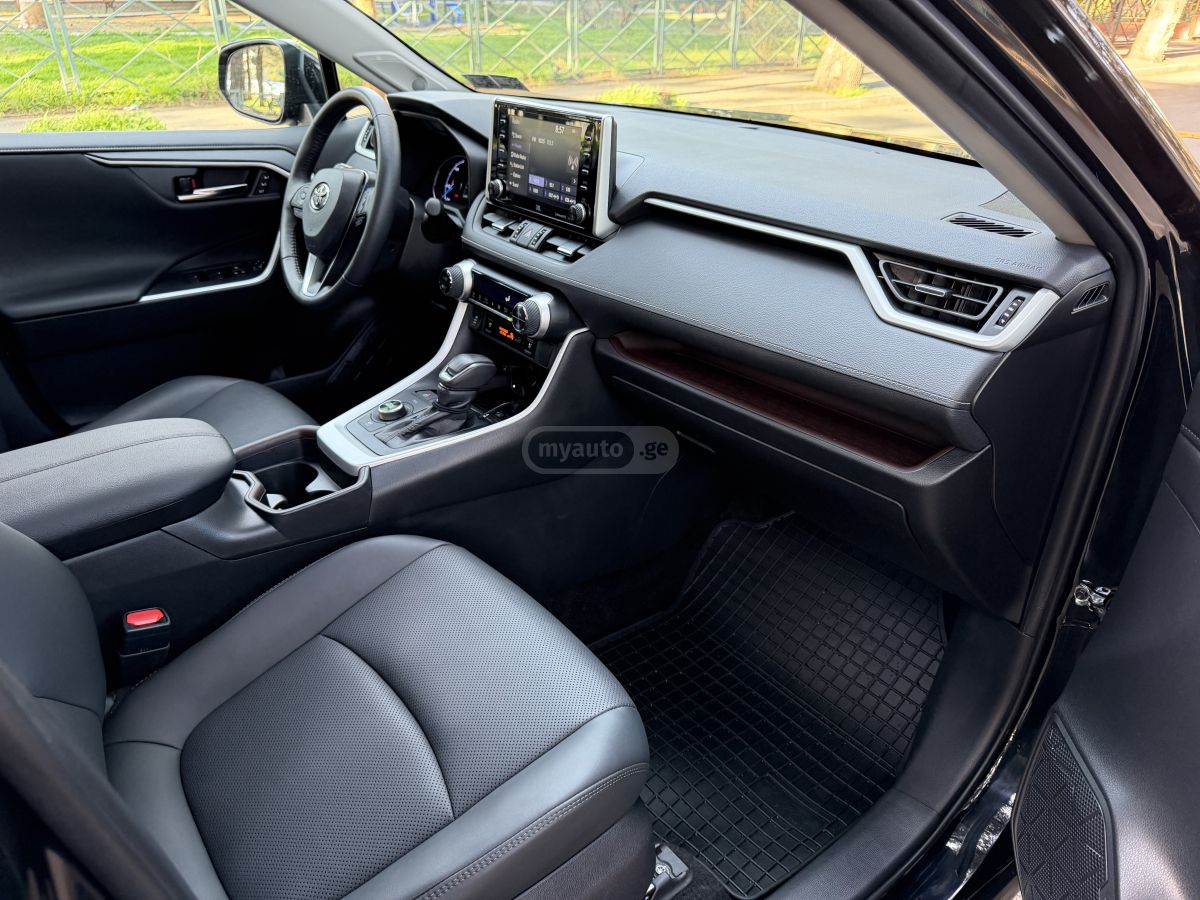 Toyota RAV 4 - фото 8