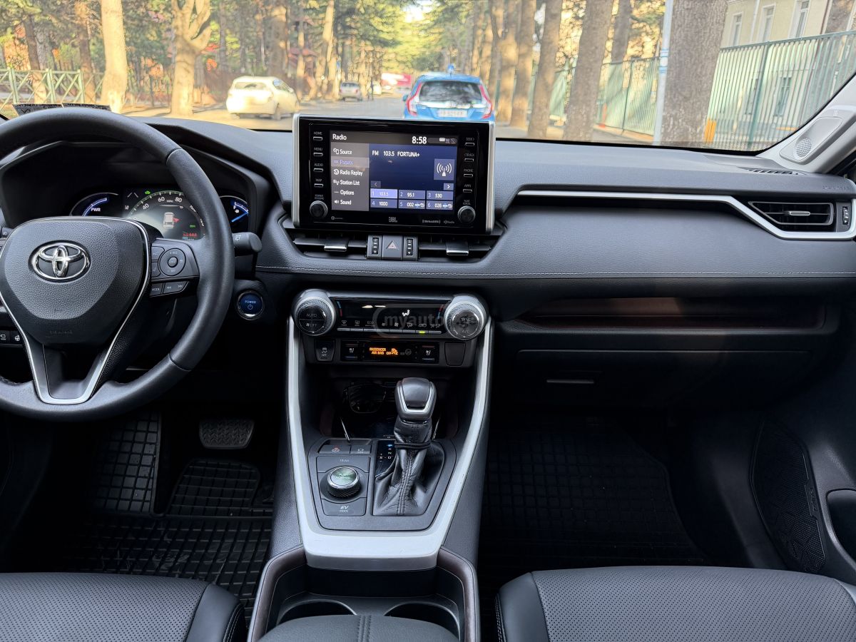 Toyota RAV 4 - фото 9