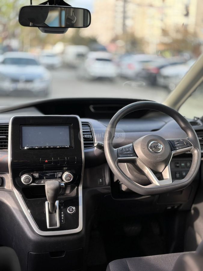 Nissan Serena - фото 8