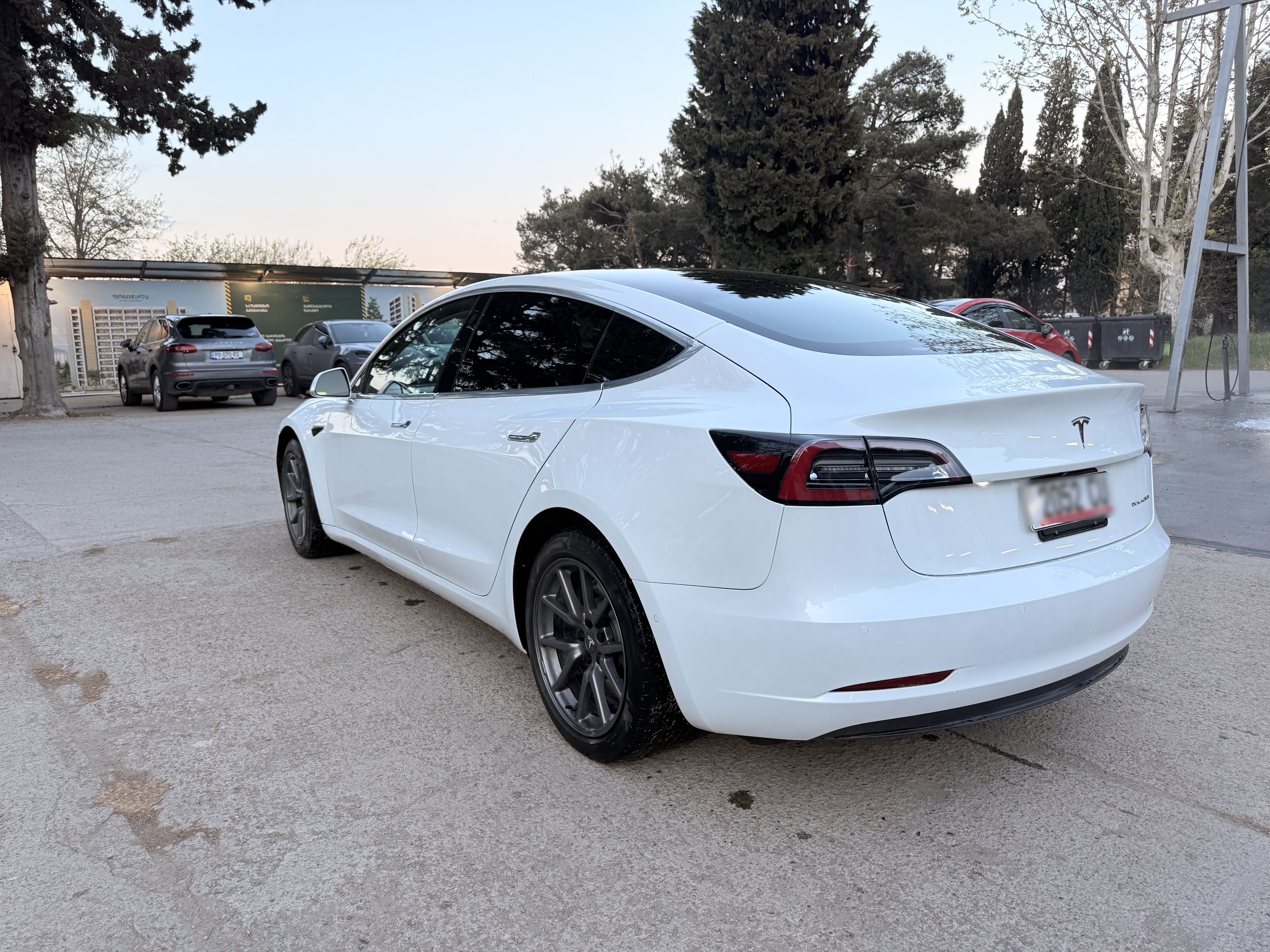 Tesla Model 3 - фото 5