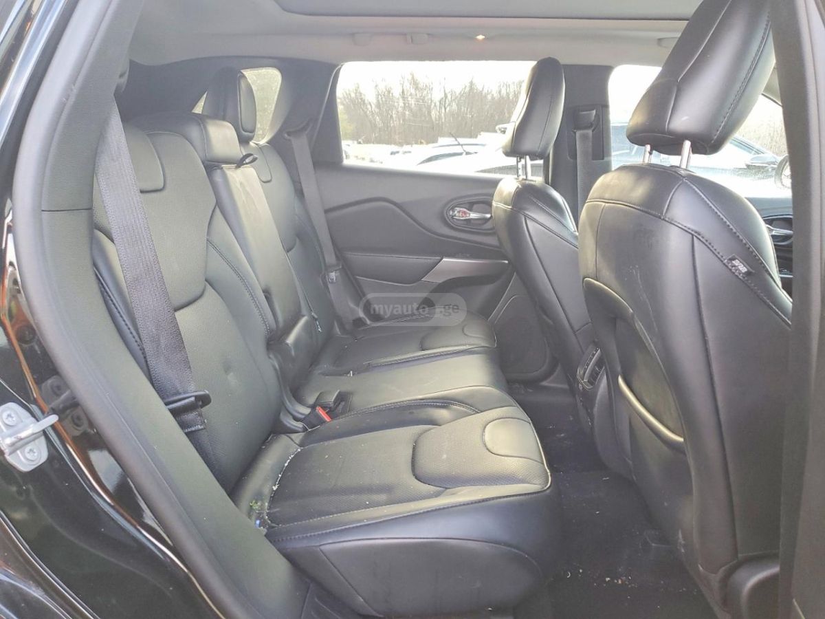 Jeep Cherokee - фото 11