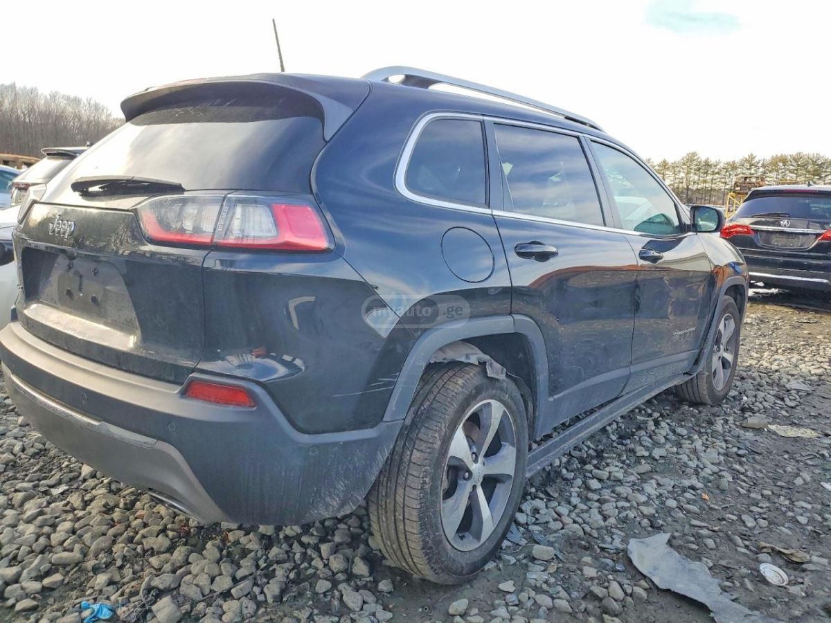 Jeep Cherokee - фото 3