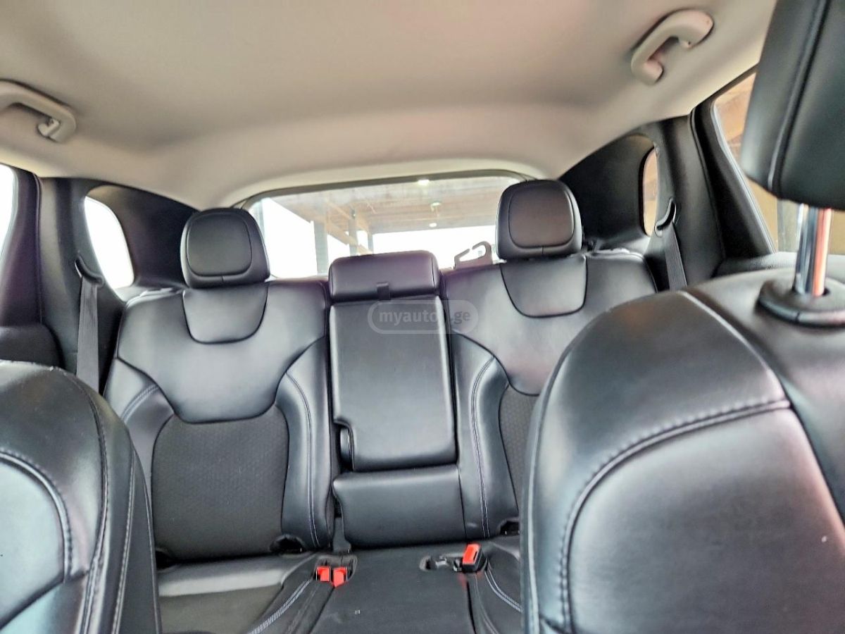 Jeep Cherokee - фото 10