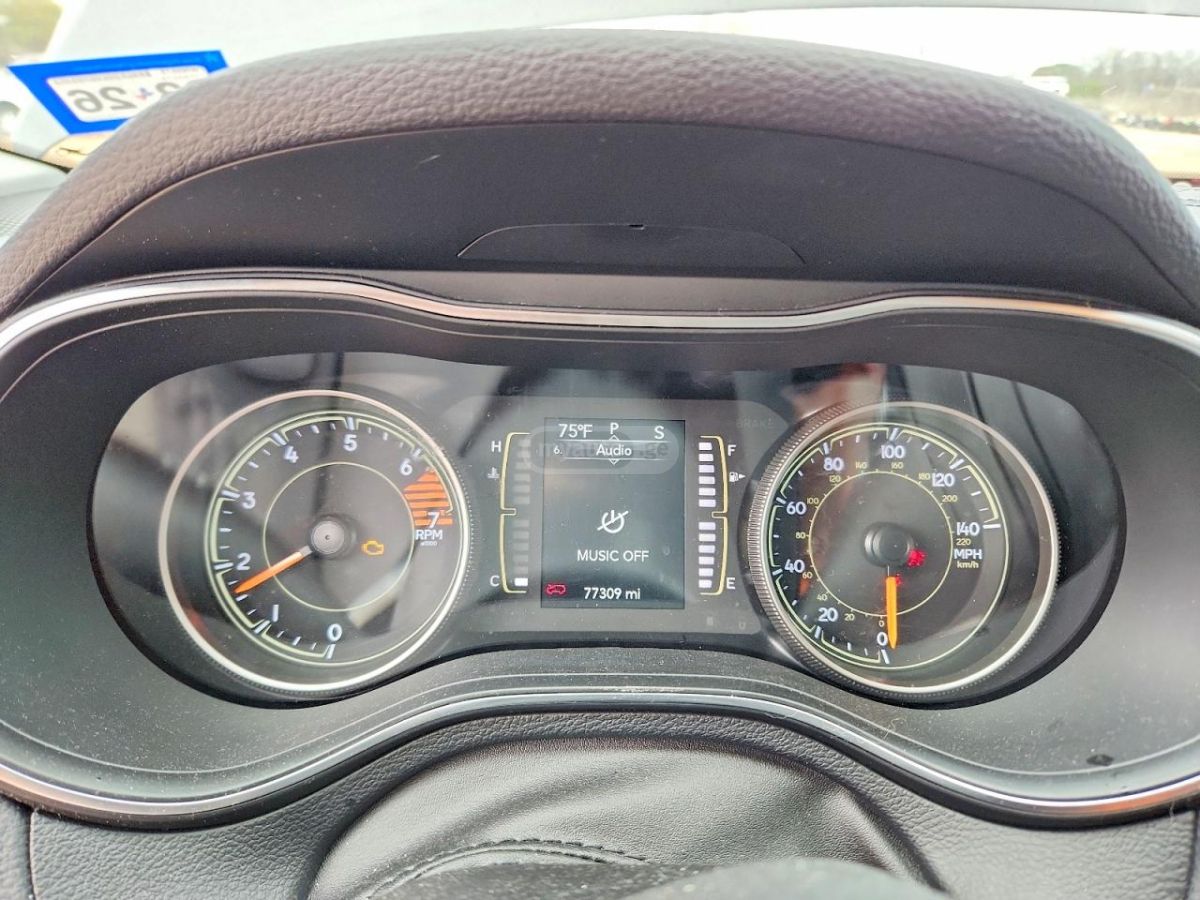 Jeep Cherokee - фото 9