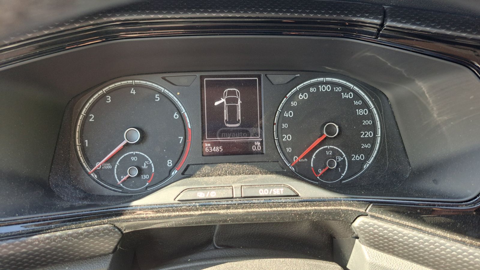 Volkswagen T-Roc - фото 11