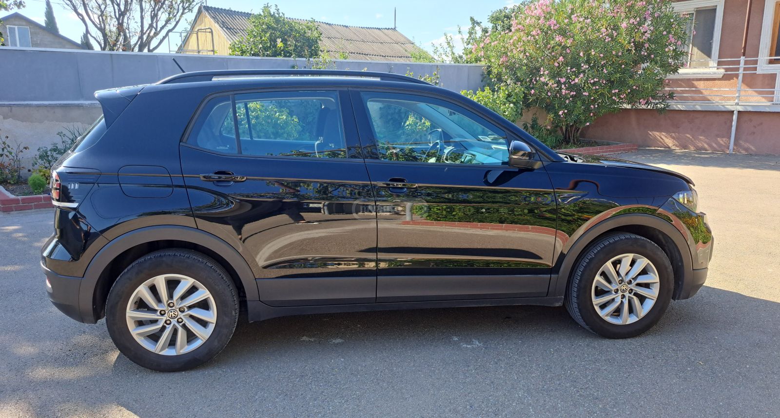 Volkswagen T-Roc - фото 4