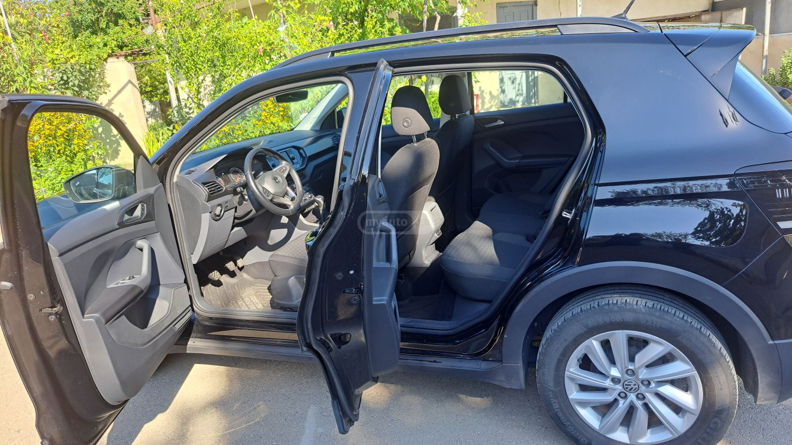 Volkswagen T-Roc - фото 5