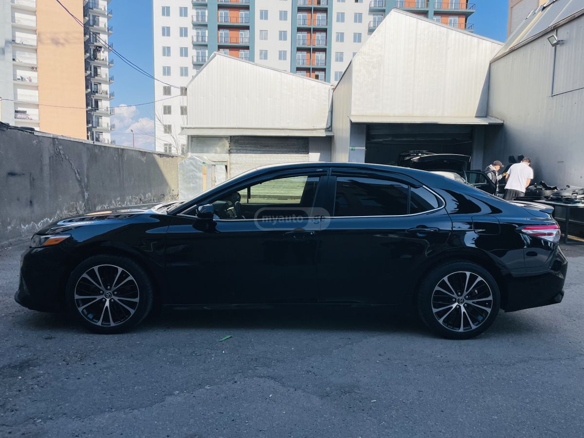Toyota Camry - фото 14