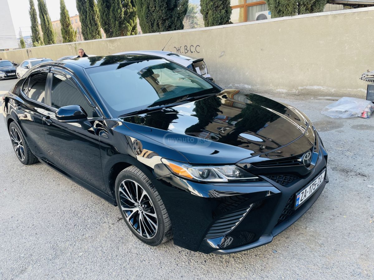 Toyota Camry - фото 4