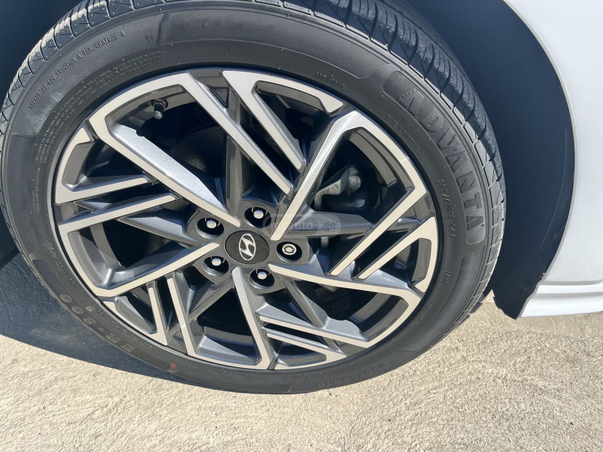 Hyundai N Line 4dr Front-Wheel Drive A — миниатюра 9