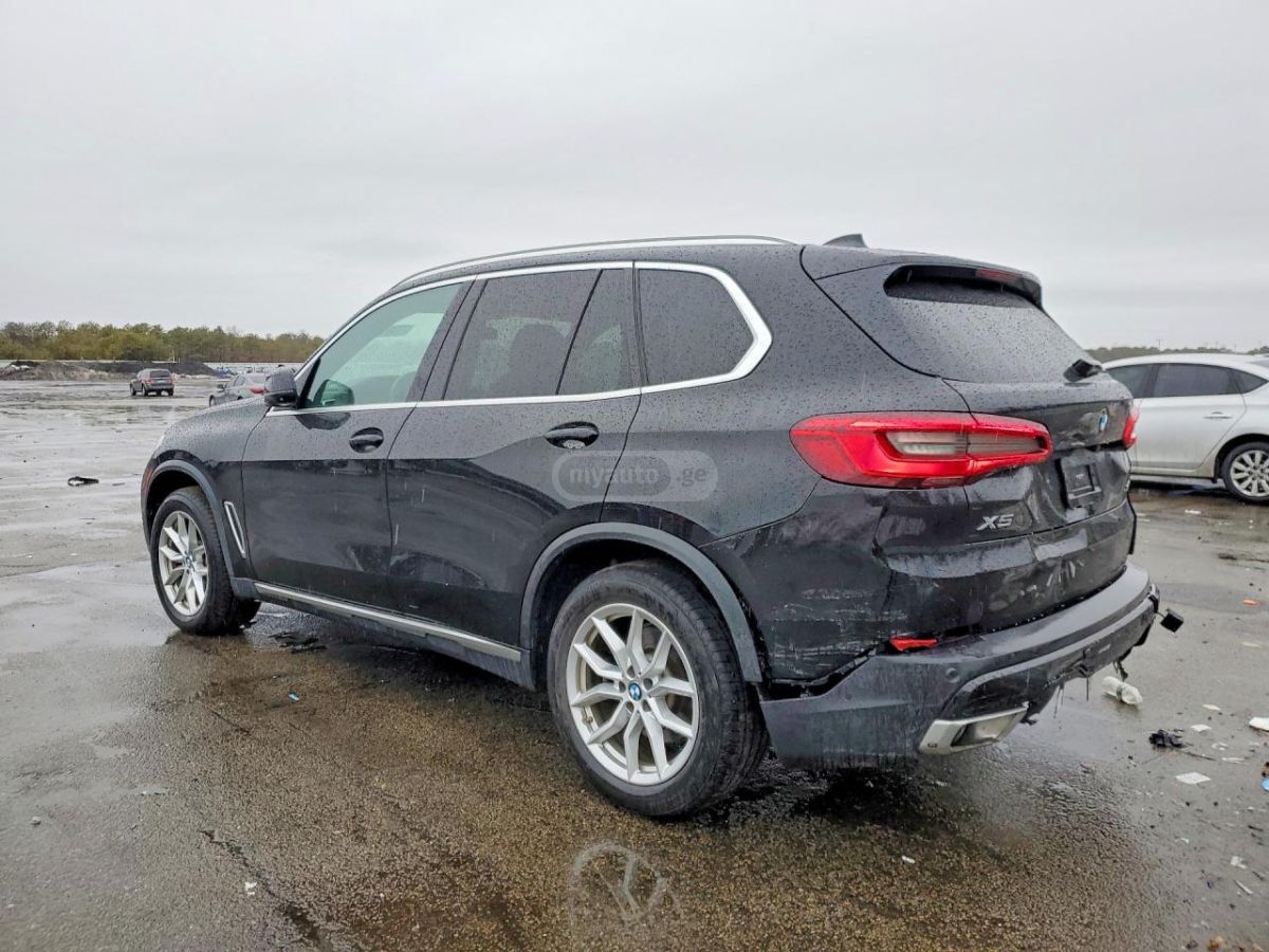 BMW X5 - фото 2