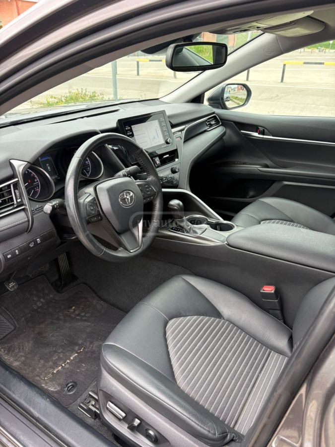 Toyota Camry - фото 2