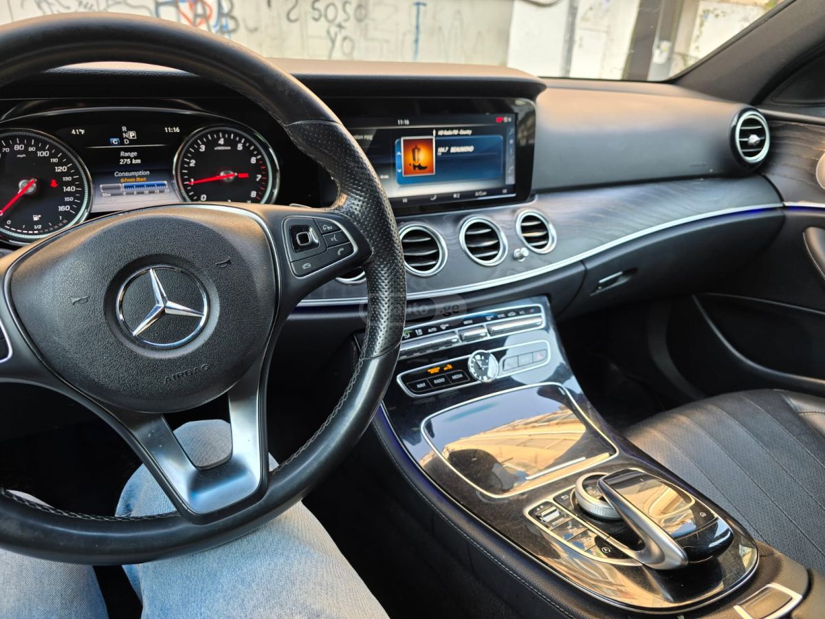 Mercedes-Benz E 300 - фото 3