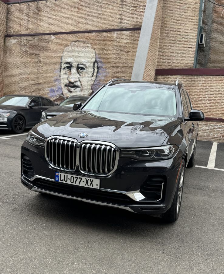 BMW X7 - фото 2