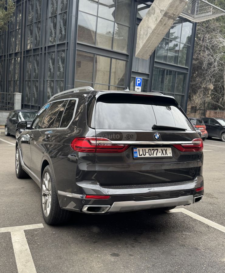 BMW X7 - фото 5