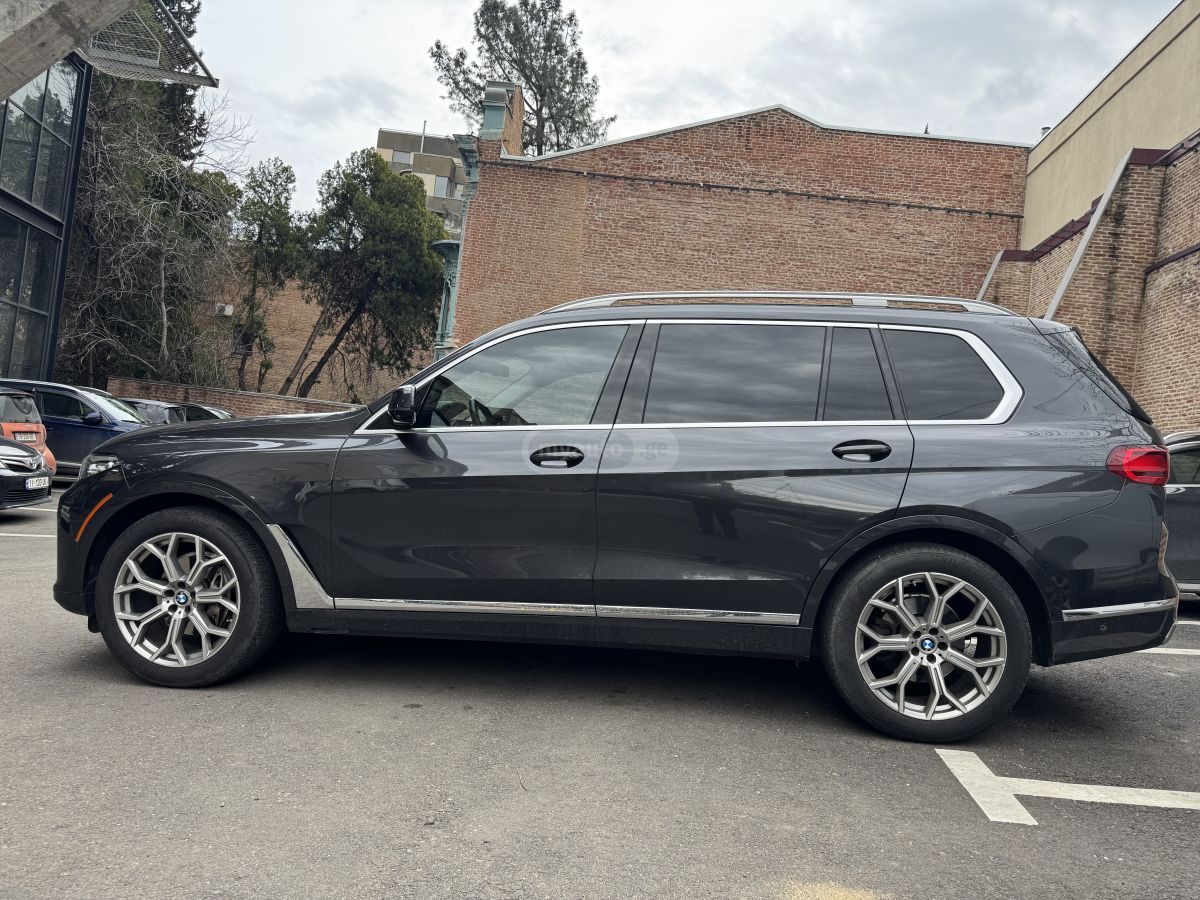 BMW X7 - фото 8