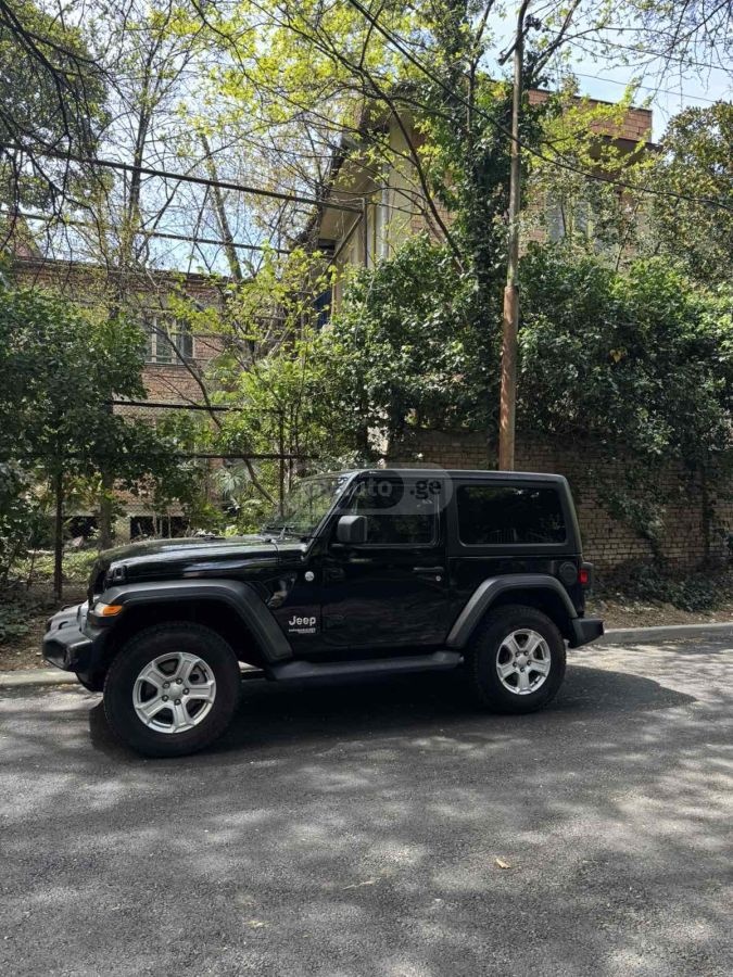 Jeep Wrangler - фото 3