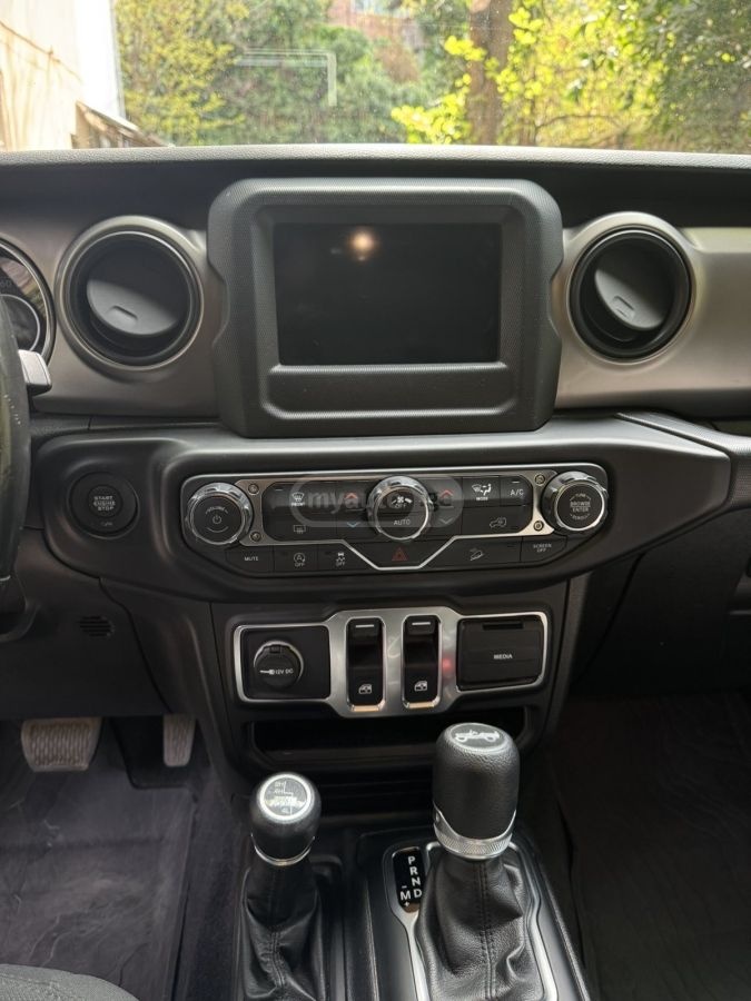 Jeep Wrangler - фото 6