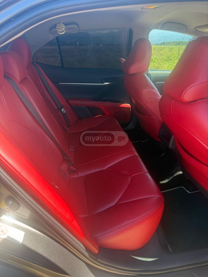 Toyota Camry - фото 5