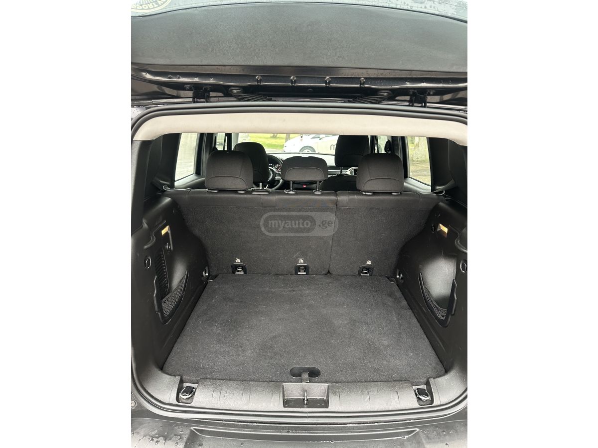 Jeep Renegade - фото 9