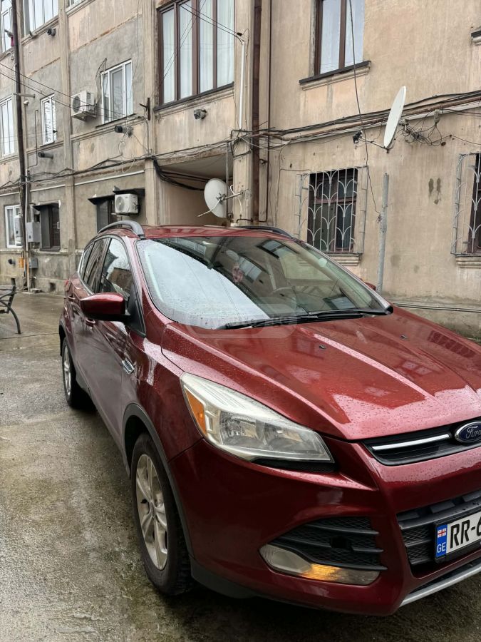 Ford Escape - фото 1