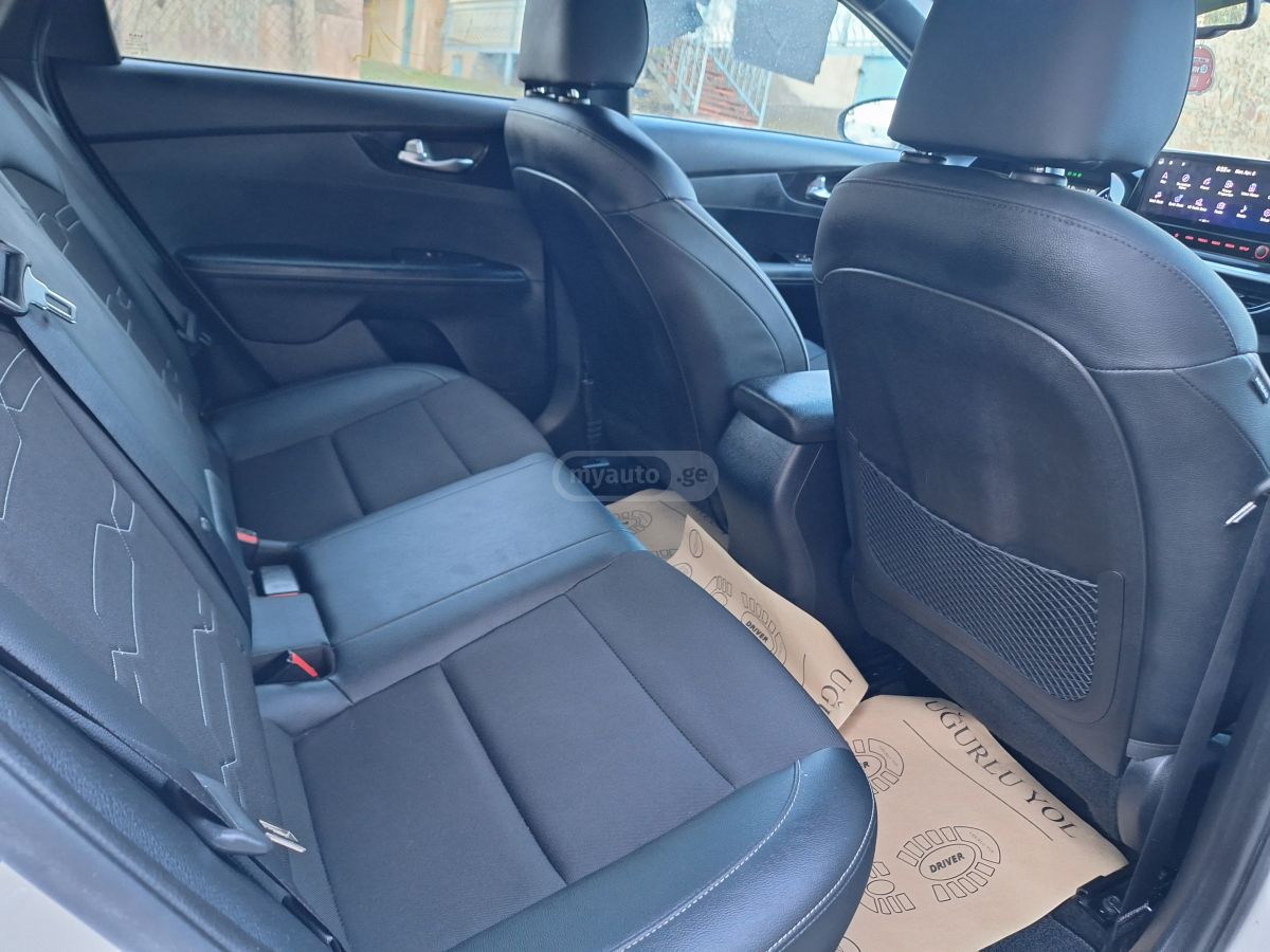 Kia Forte - фото 7