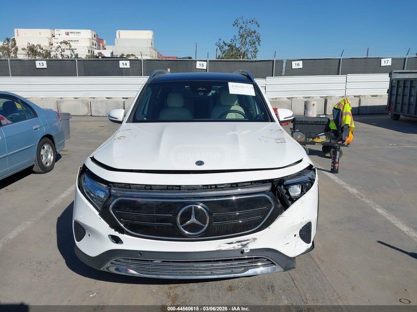 Mercedes-Benz EQB 300 2024 — миниатюра 11