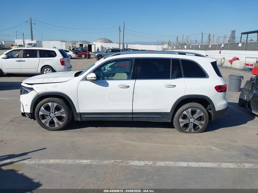 Mercedes-Benz EQB 300 2024 — миниатюра 13