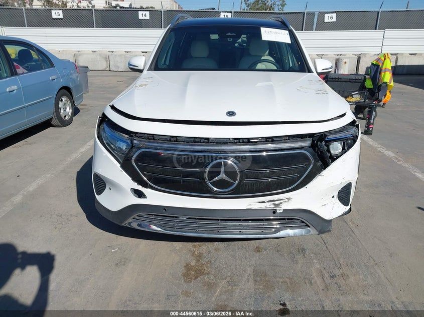 Mercedes-Benz EQB 300 2024 — миниатюра 6