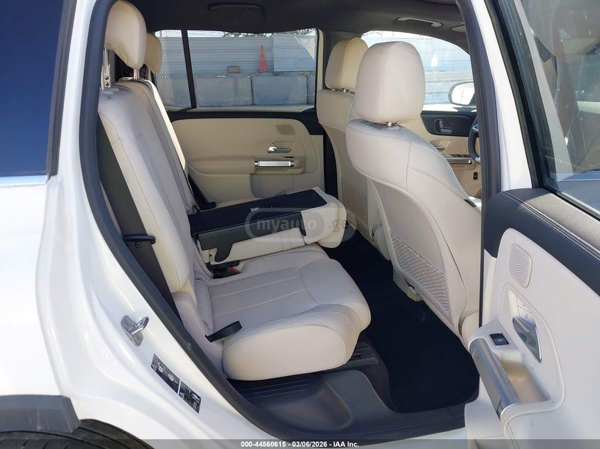 Mercedes-Benz EQB 300 2024 — миниатюра 8