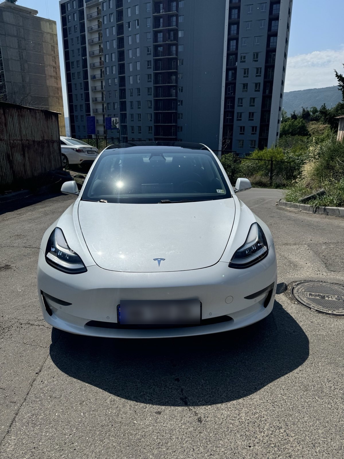 Tesla Model 3 - фото 1