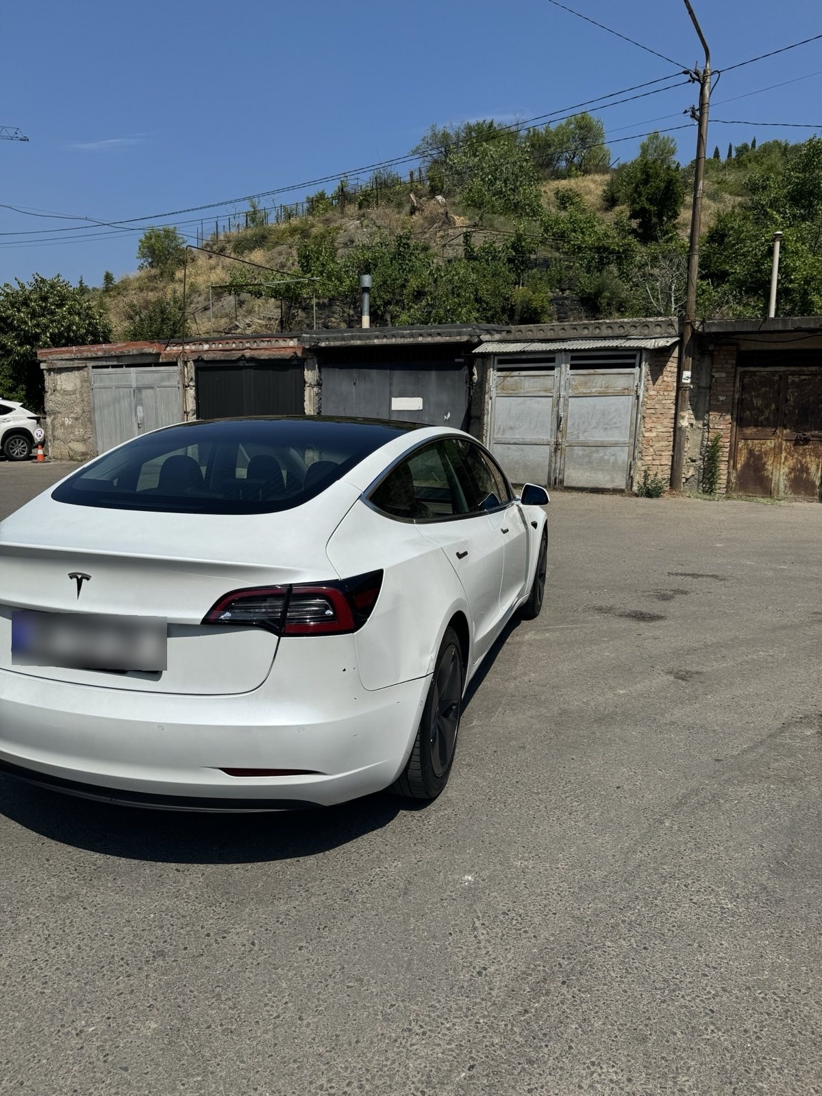 Tesla Model 3 - фото 2