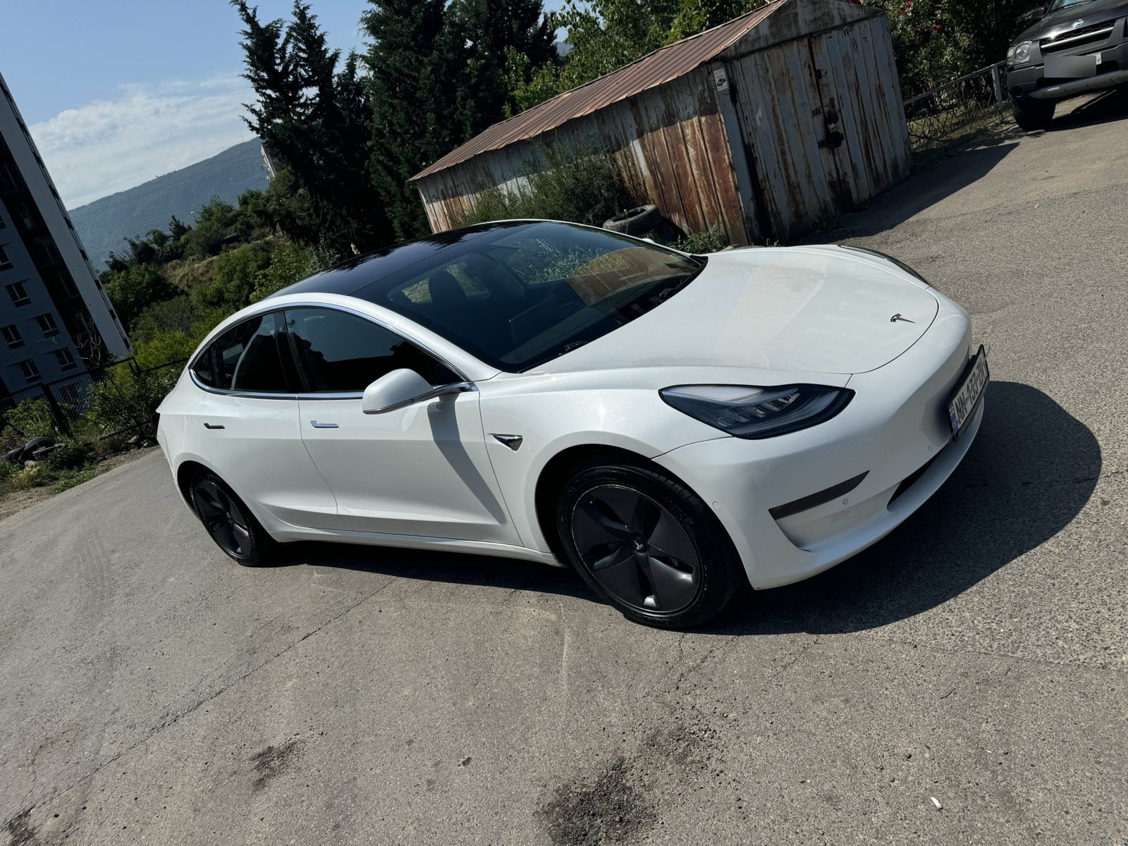 Tesla Model 3 - фото 4