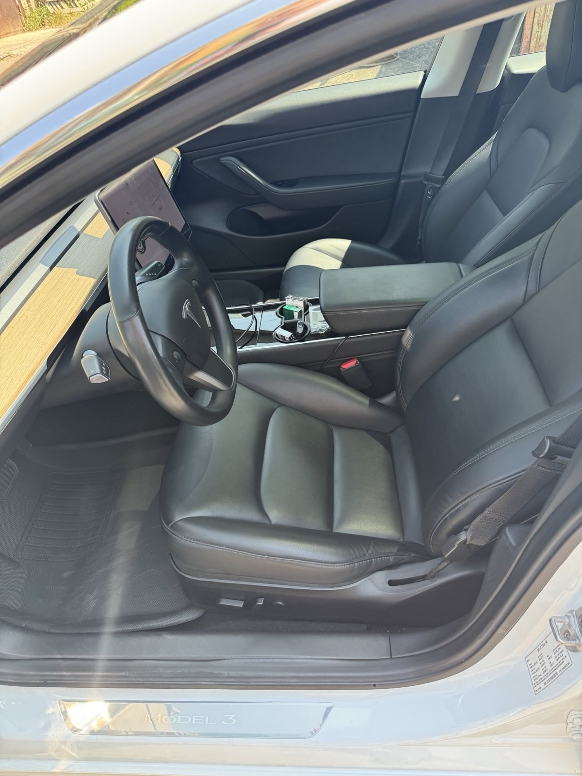 Tesla Model 3 - фото 6