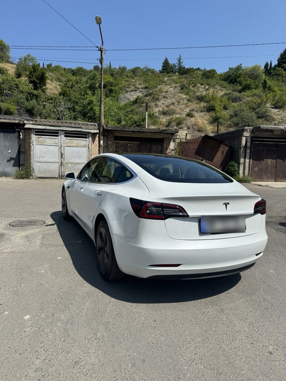 Tesla Model 3 - фото 9