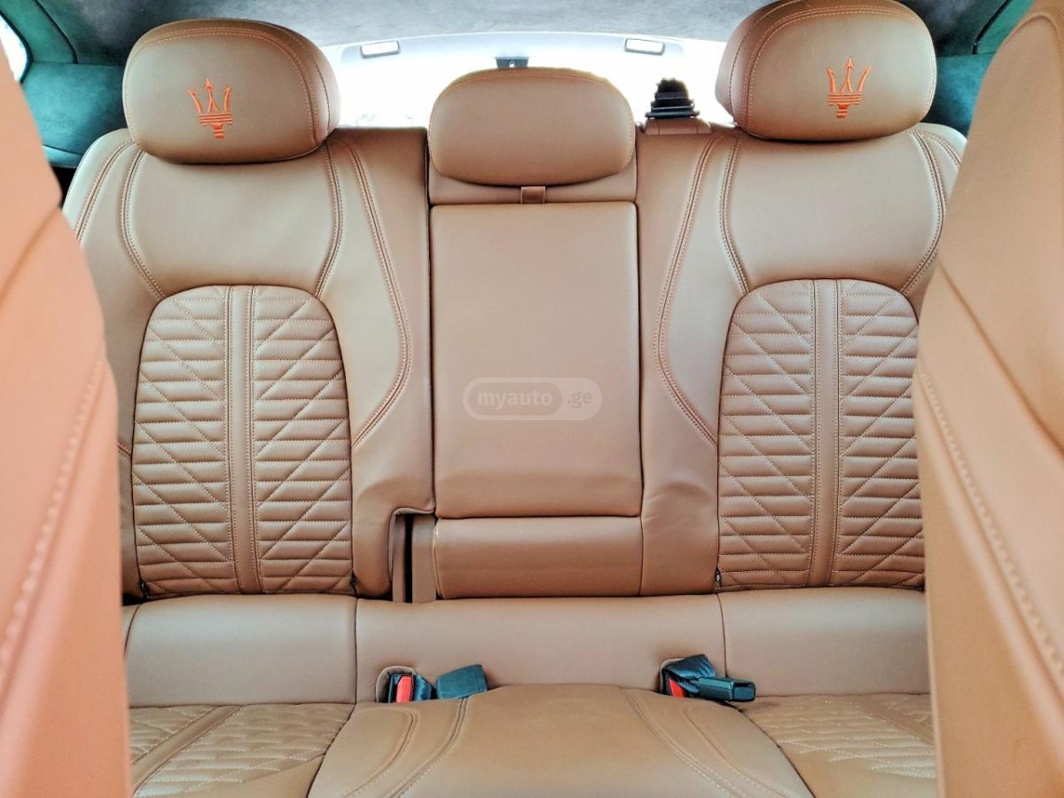 Maserati Levante 2023 — миниатюра 10