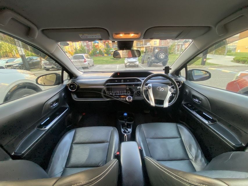 Toyota Aqua - фото 2