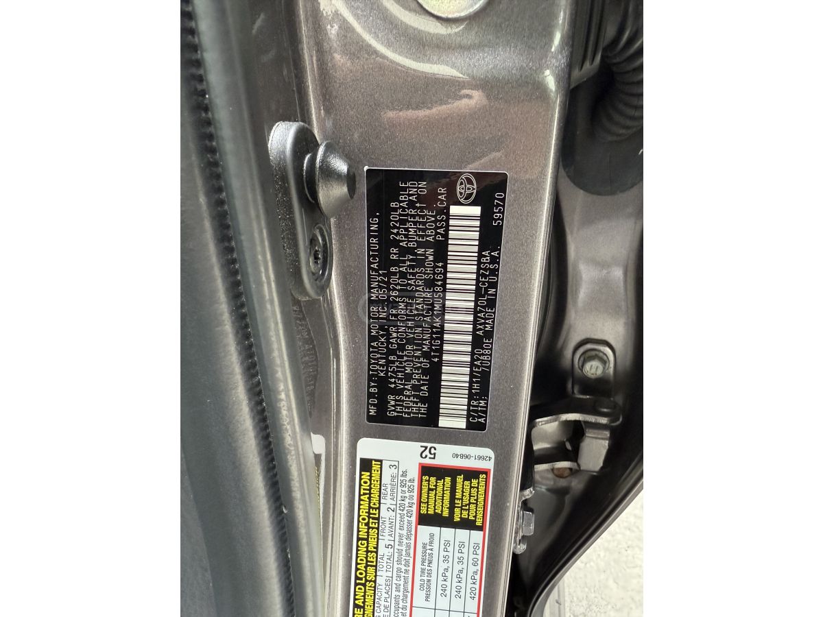 Toyota SE 4dr Front-Wheel Drive Sedan — миниатюра 10