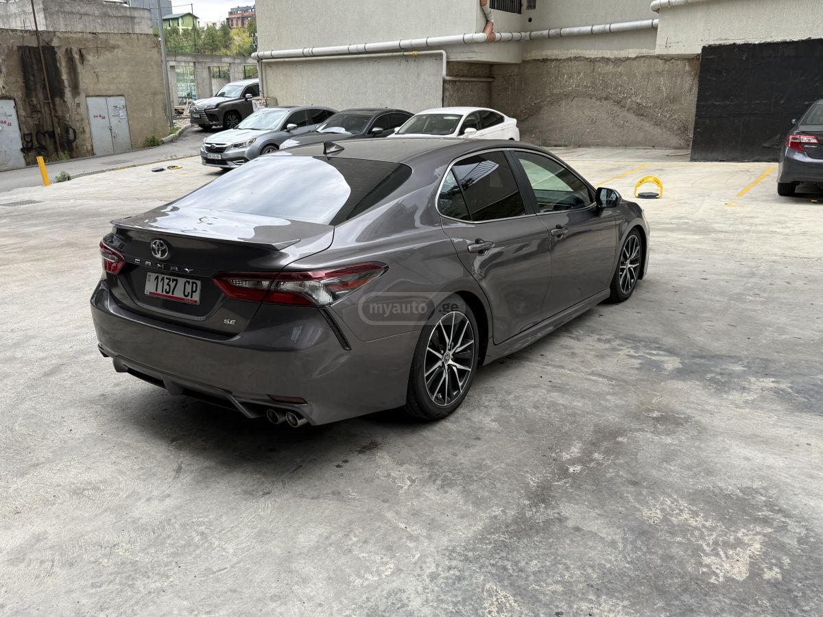 Toyota SE 4dr Front-Wheel Drive Sedan — миниатюра 5