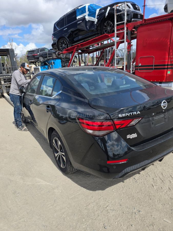 Nissan Sentra - фото 1