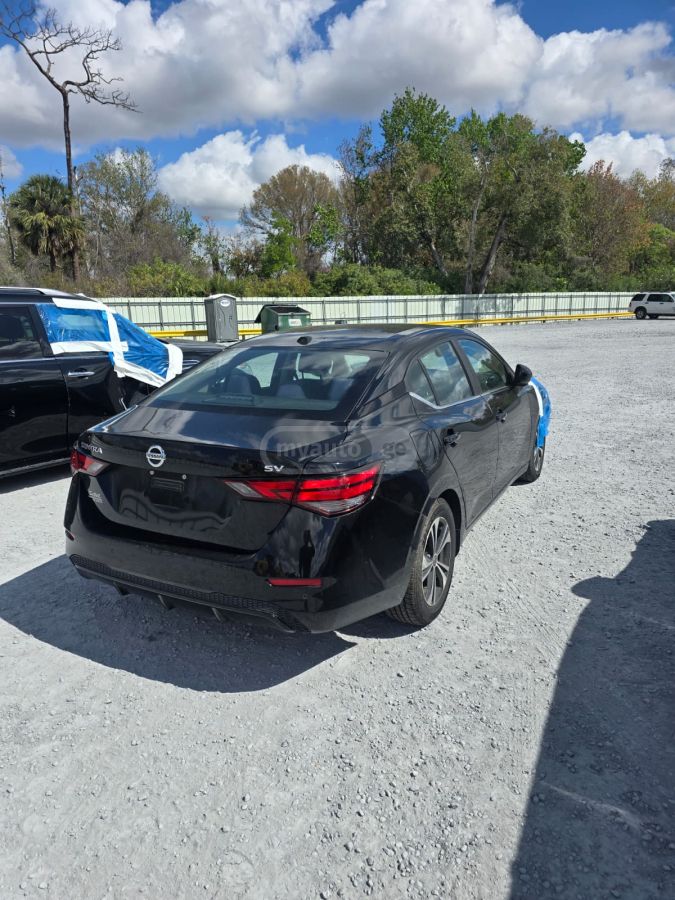 Nissan Sentra - фото 3