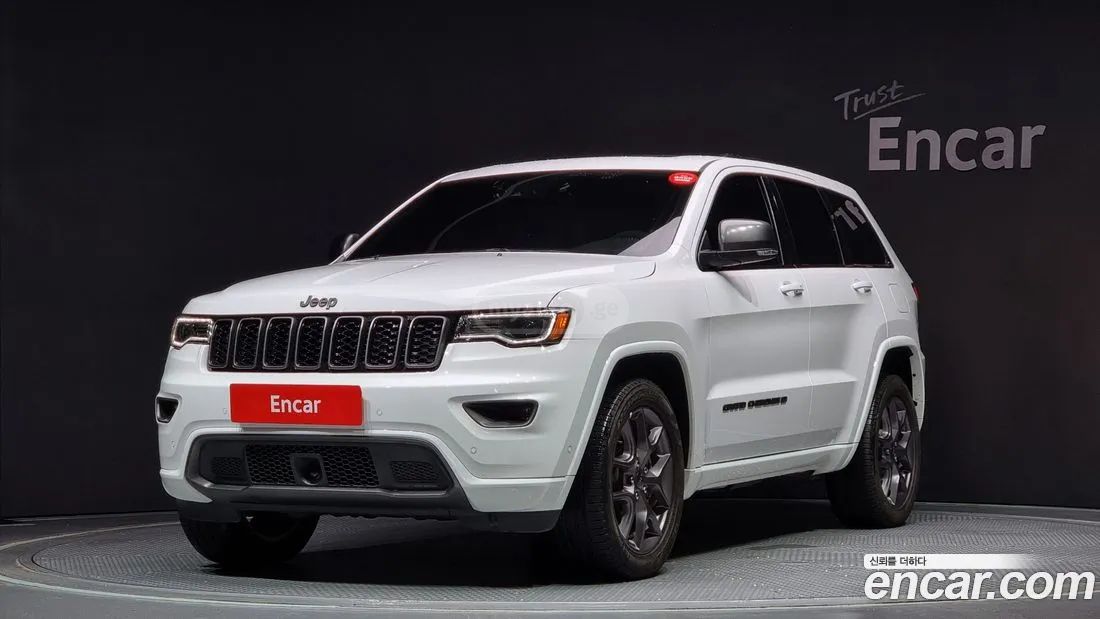 Jeep Grand Cherokee - фото 1