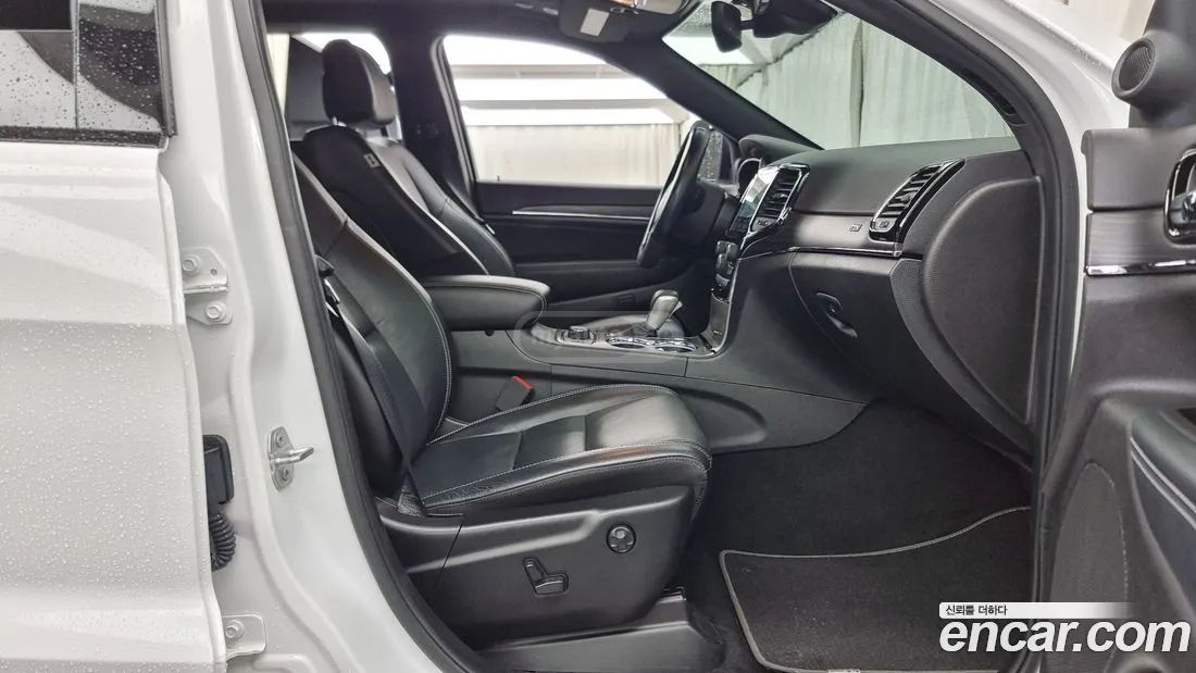 Jeep Grand Cherokee - фото 11