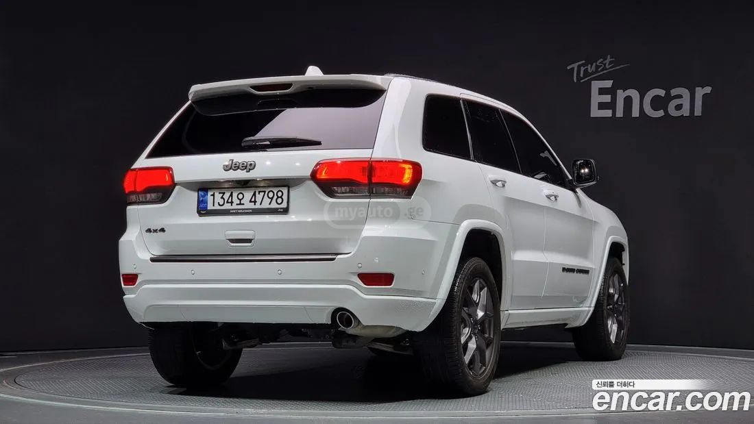 Jeep Grand Cherokee - фото 2