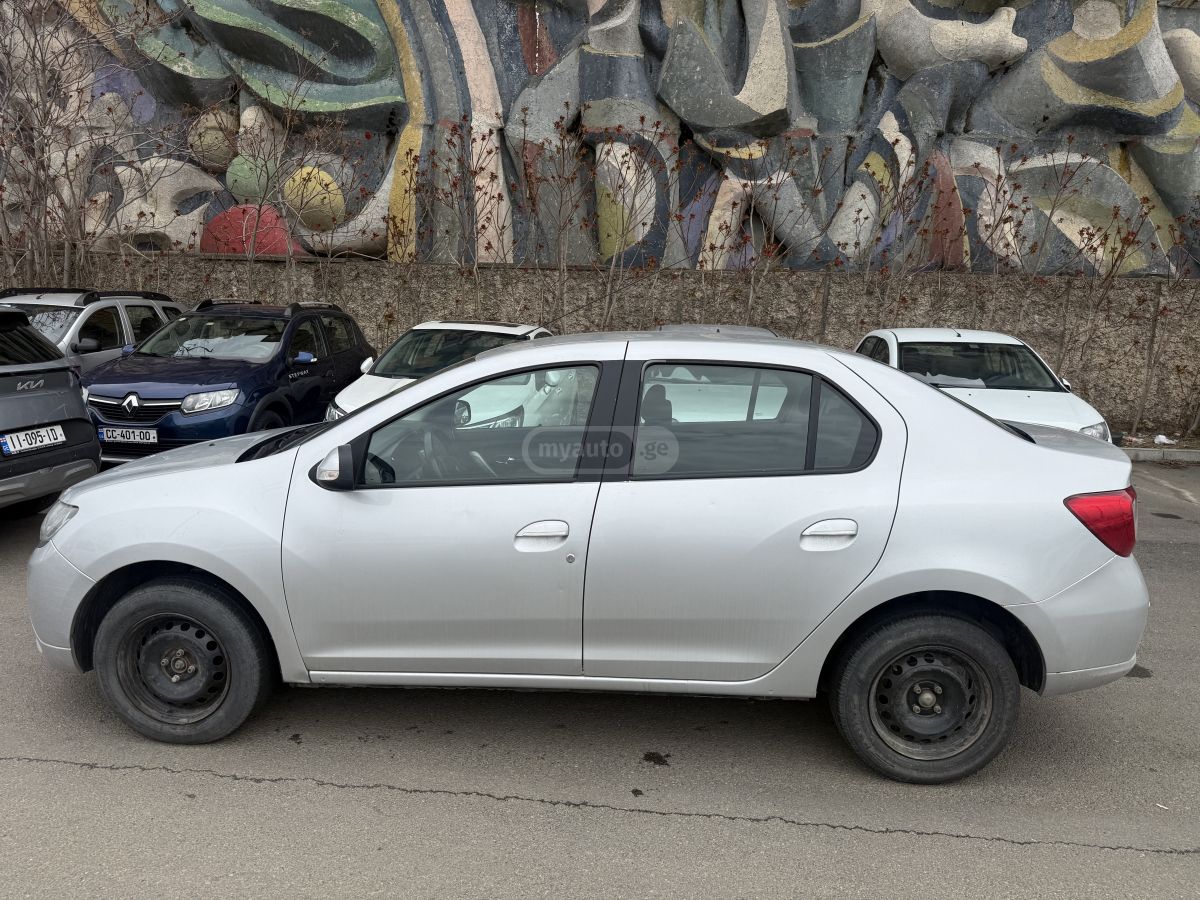 Renault Logan - фото 3