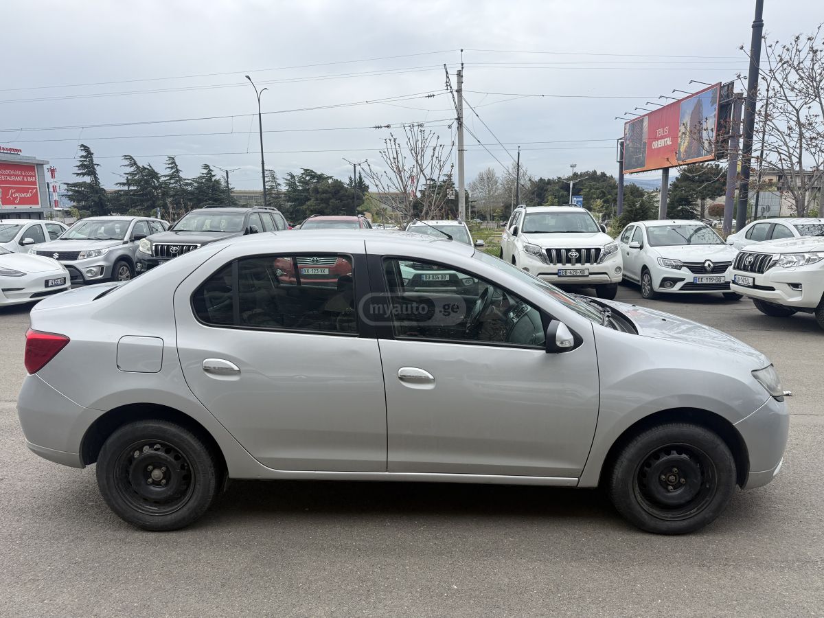 Renault Logan - фото 4