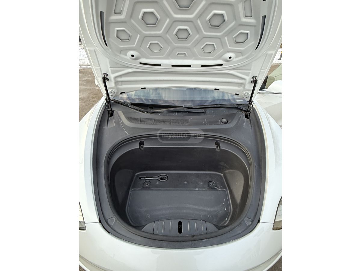 Tesla Model 3 - фото 12
