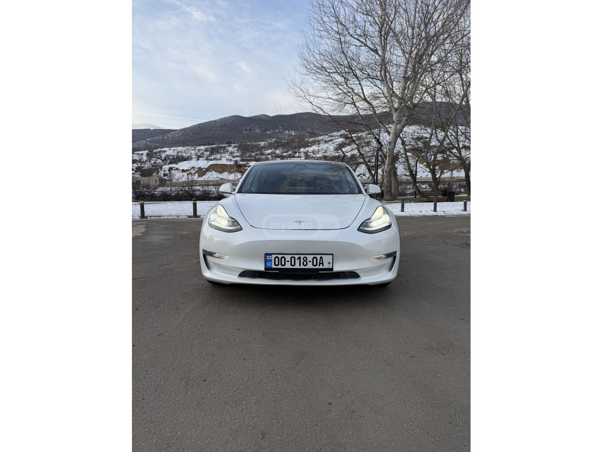 Tesla Model 3 - фото 2